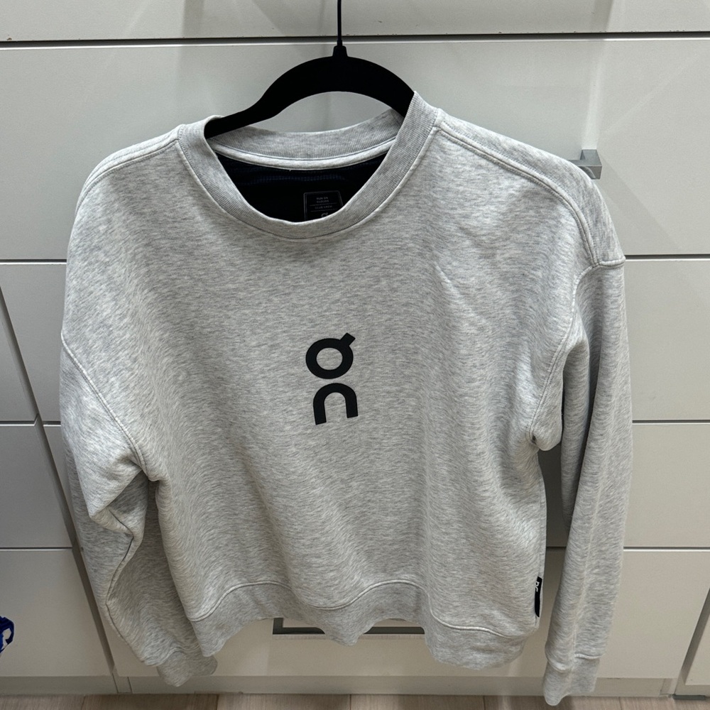 On Running Women's Light Gray Sweatshirt